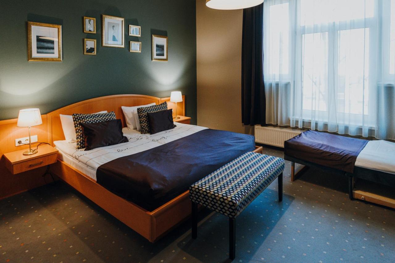 Hotel Piano Сегед Екстериор снимка
