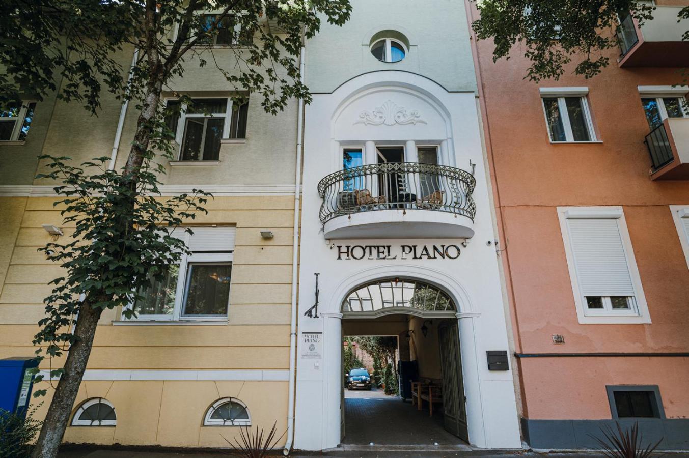 Hotel Piano Сегед Екстериор снимка